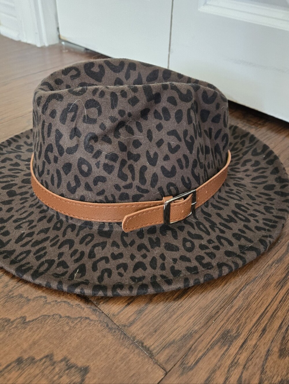 Unbranded Women's Brown Leopard Print Fedora with Tan Band